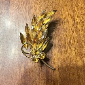 Vintage Gold Leaf Brooch